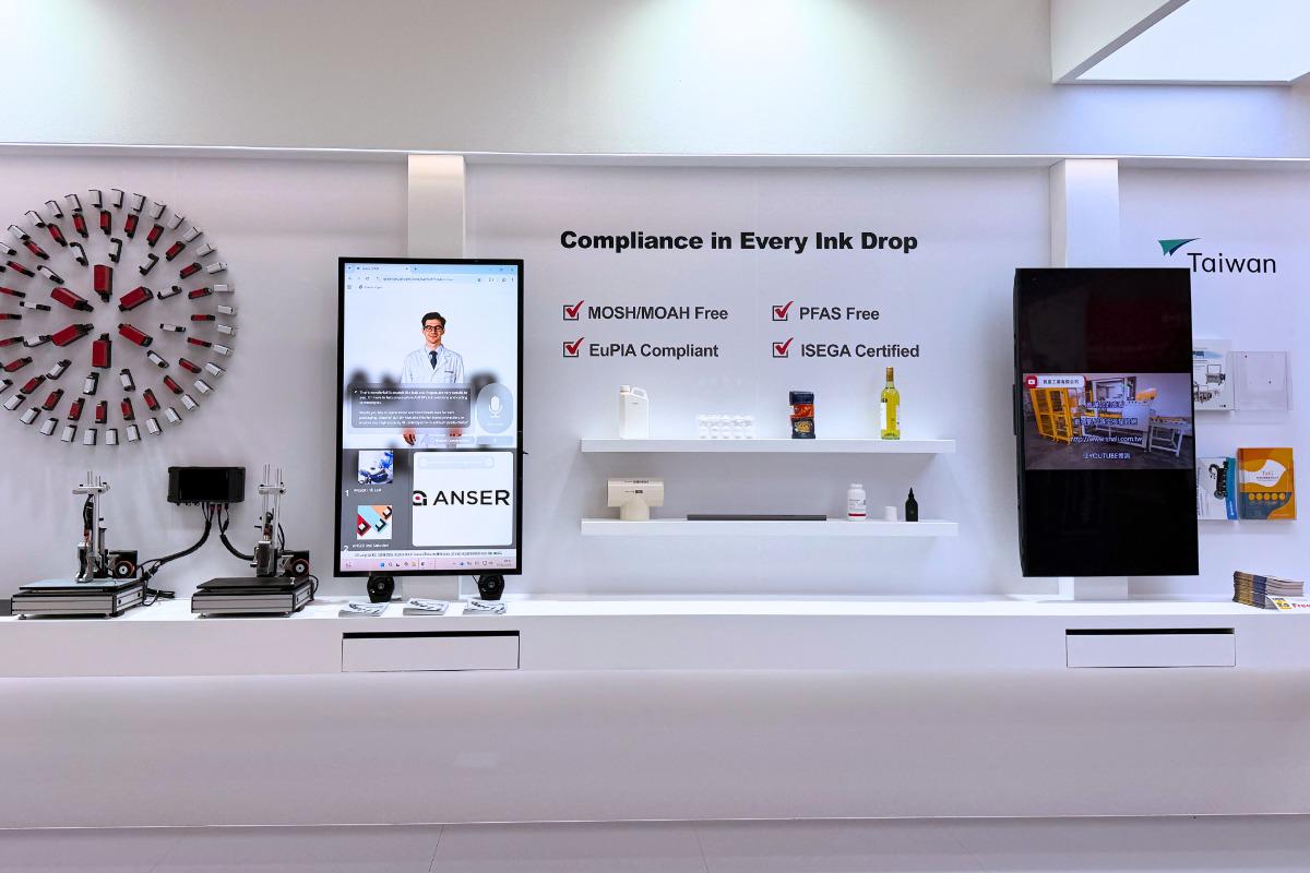 Interpack 2026 Exhibit Design: AI Smart Guide Kiosk